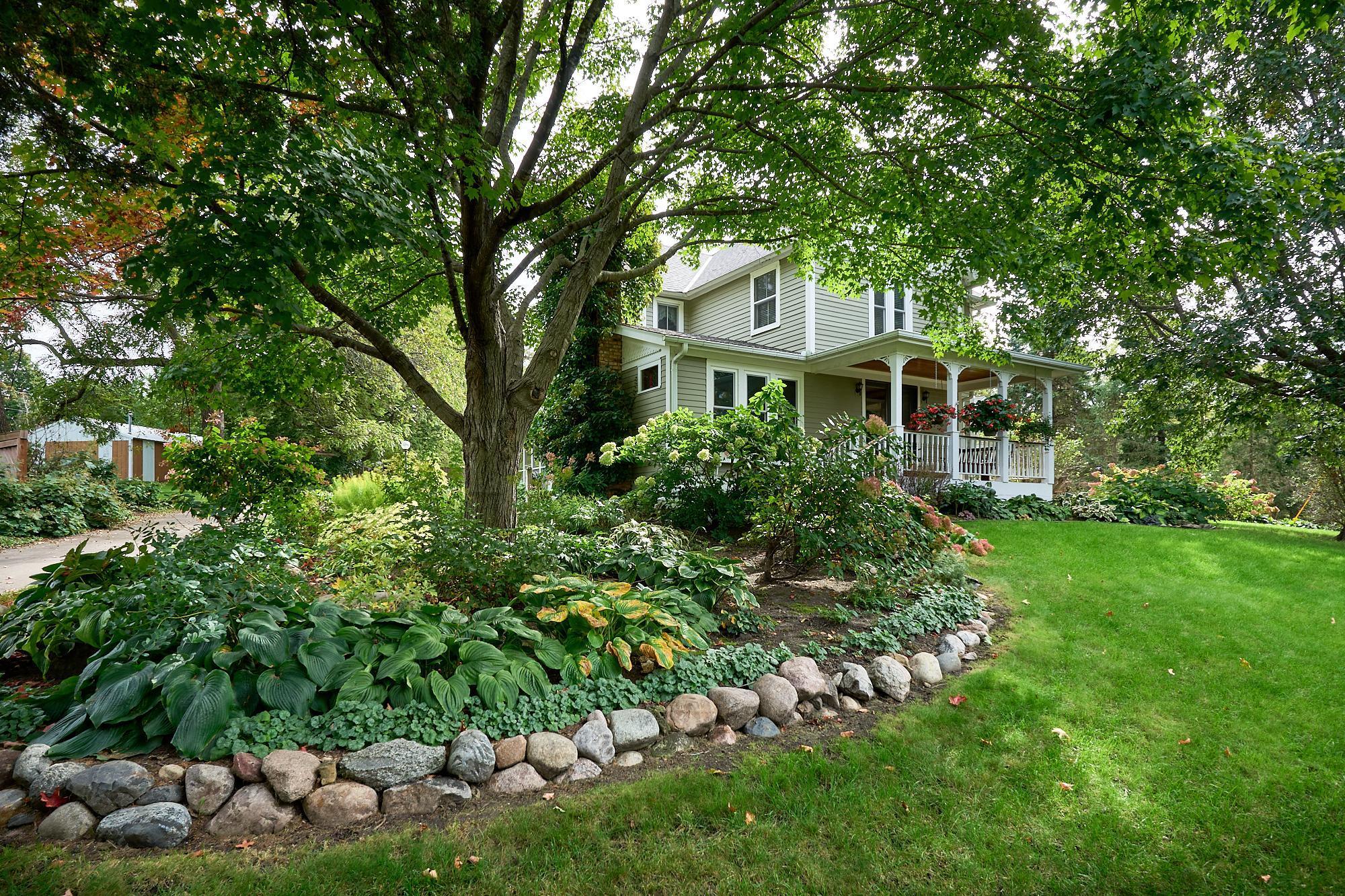 27055 Smithtown Road Excelsior, MN 55331 - Photo 2 of 65 Gallery Image 2