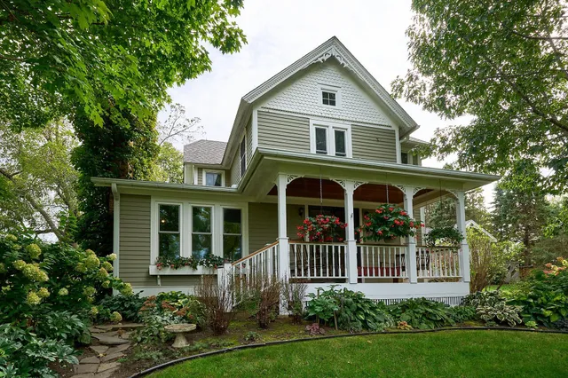 $685,000 | 27055 Smithtown Road, Excelsior, MN 55331