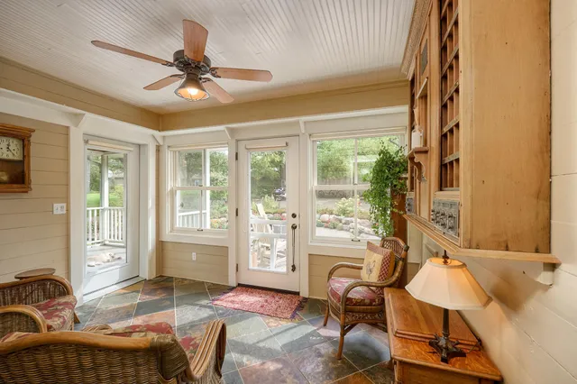 $685,000 | 27055 Smithtown Road, Excelsior, MN 55331