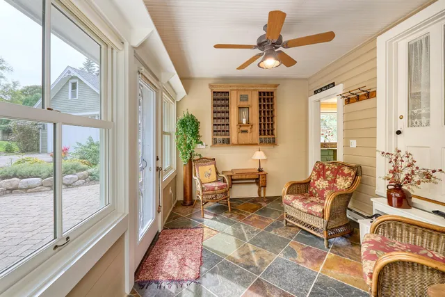 $685,000 | 27055 Smithtown Road, Excelsior, MN 55331