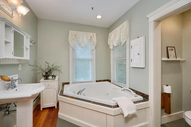 $685,000 | 27055 Smithtown Road, Excelsior, MN 55331