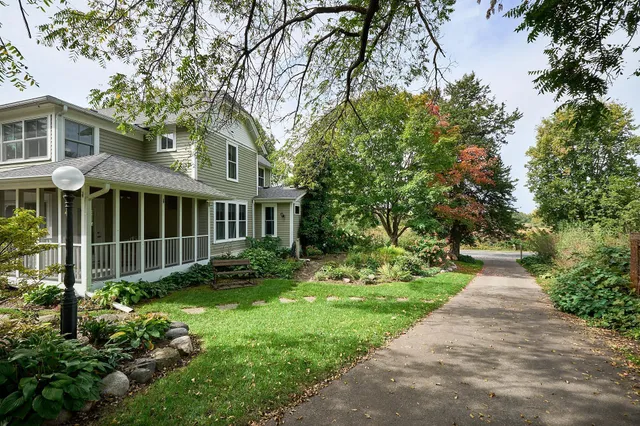 $685,000 | 27055 Smithtown Road, Excelsior, MN 55331