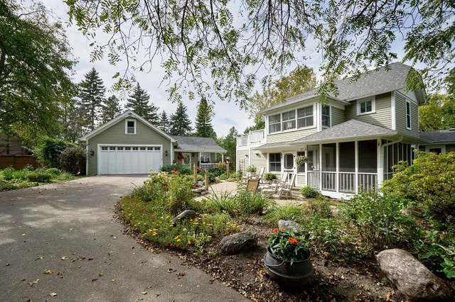 $685,000 | 27055 Smithtown Road, Excelsior, MN 55331