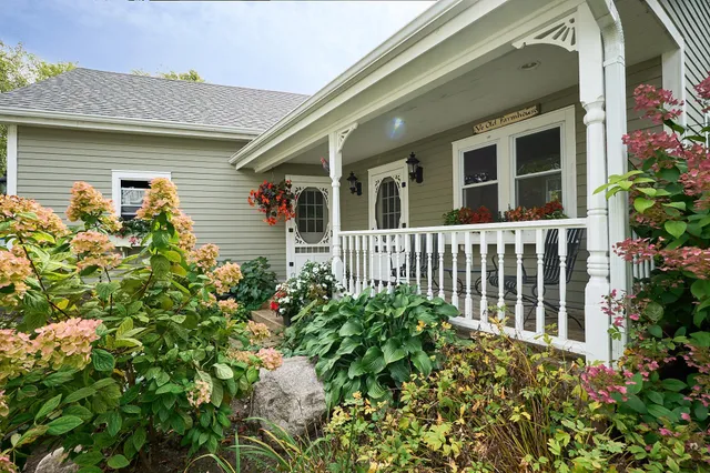 $685,000 | 27055 Smithtown Road, Excelsior, MN 55331