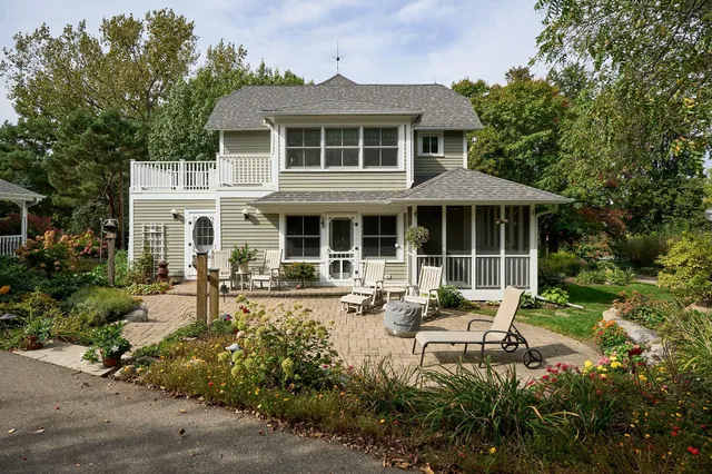 $685,000 | 27055 Smithtown Road, Excelsior, MN 55331