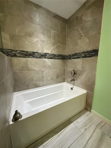 $304,000 | 132 Otter Trail, Lake Jackson, TX 77566