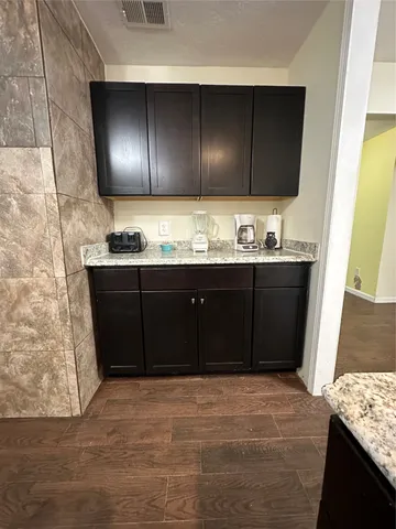 $304,000 | 132 Otter Trail, Lake Jackson, TX 77566