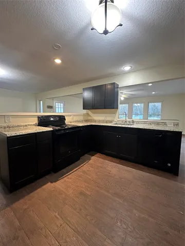 $304,000 | 132 Otter Trail, Lake Jackson, TX 77566