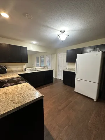 $304,000 | 132 Otter Trail, Lake Jackson, TX 77566