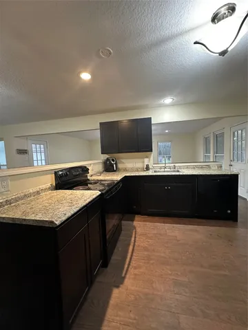 $304,000 | 132 Otter Trail, Lake Jackson, TX 77566