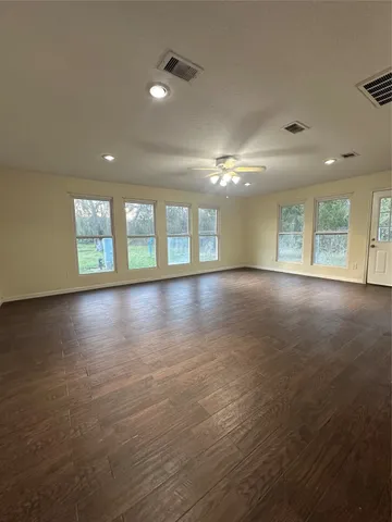 $304,000 | 132 Otter Trail, Lake Jackson, TX 77566