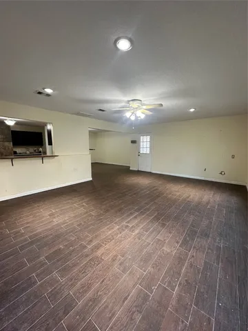 $304,000 | 132 Otter Trail, Lake Jackson, TX 77566