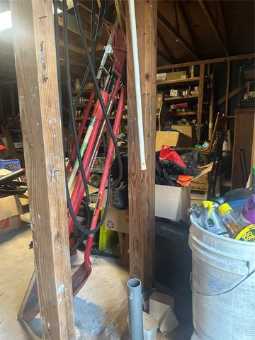 $304,000 | 132 Otter Trail, Lake Jackson, TX 77566