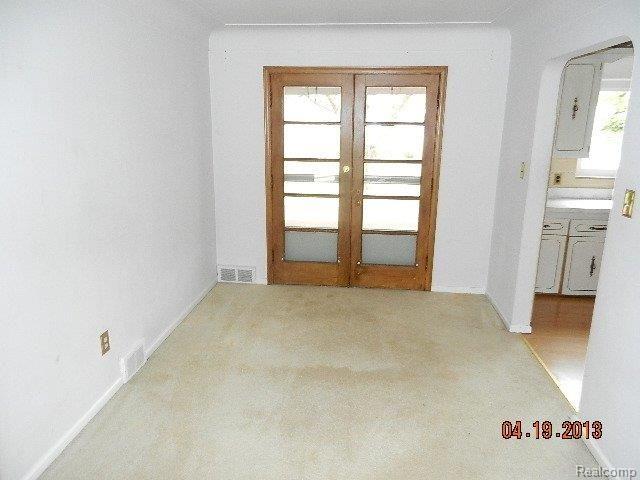 23833 Roxana Avenue Eastpointe, MI 48021 - Photo 10 of 23 DSCN7698.JPG