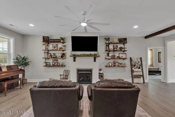 $1,395,750 | 1560 White Oak River Road, Maysville, NC 28555
