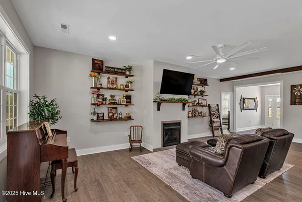 $1,395,750 | 1560 White Oak River Road, Maysville, NC 28555