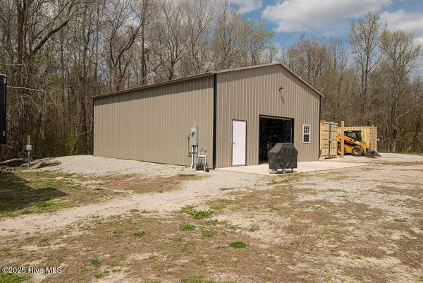 $1,395,750 | 1560 White Oak River Road, Maysville, NC 28555