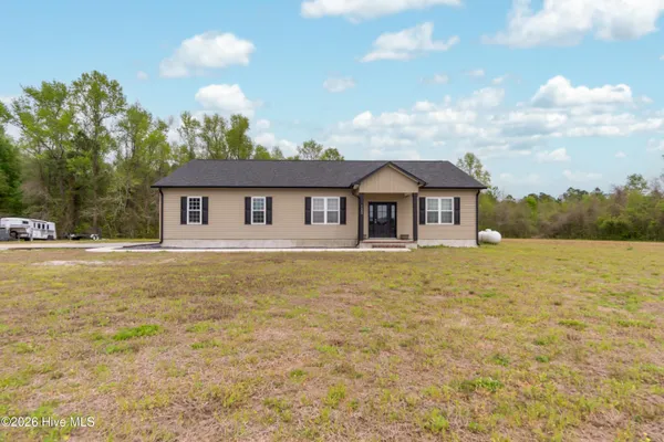 $1,395,750 | 1560 White Oak River Road, Maysville, NC 28555