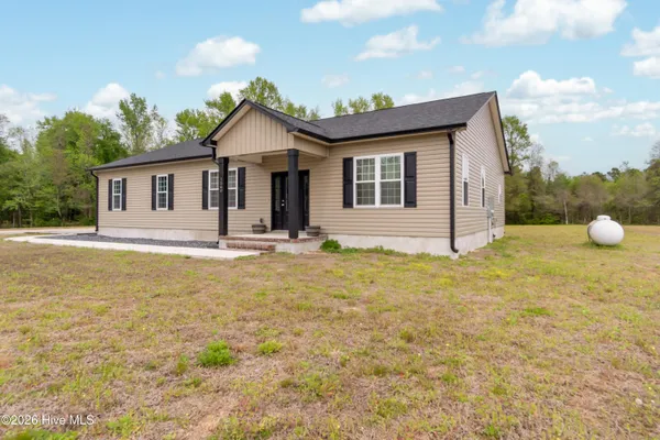 $1,395,750 | 1560 White Oak River Road, Maysville, NC 28555