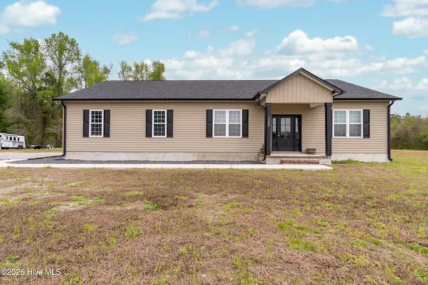 $1,395,750 | 1560 White Oak River Road, Maysville, NC 28555