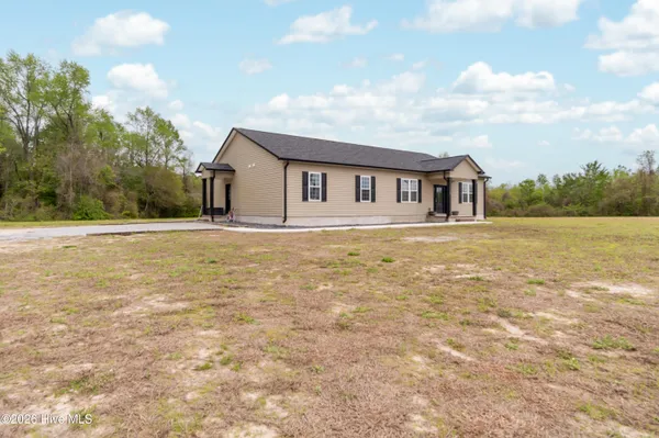 $1,395,750 | 1560 White Oak River Road, Maysville, NC 28555