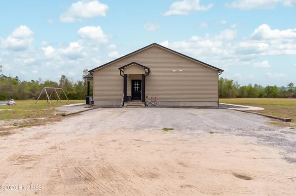 $1,395,750 | 1560 White Oak River Road, Maysville, NC 28555