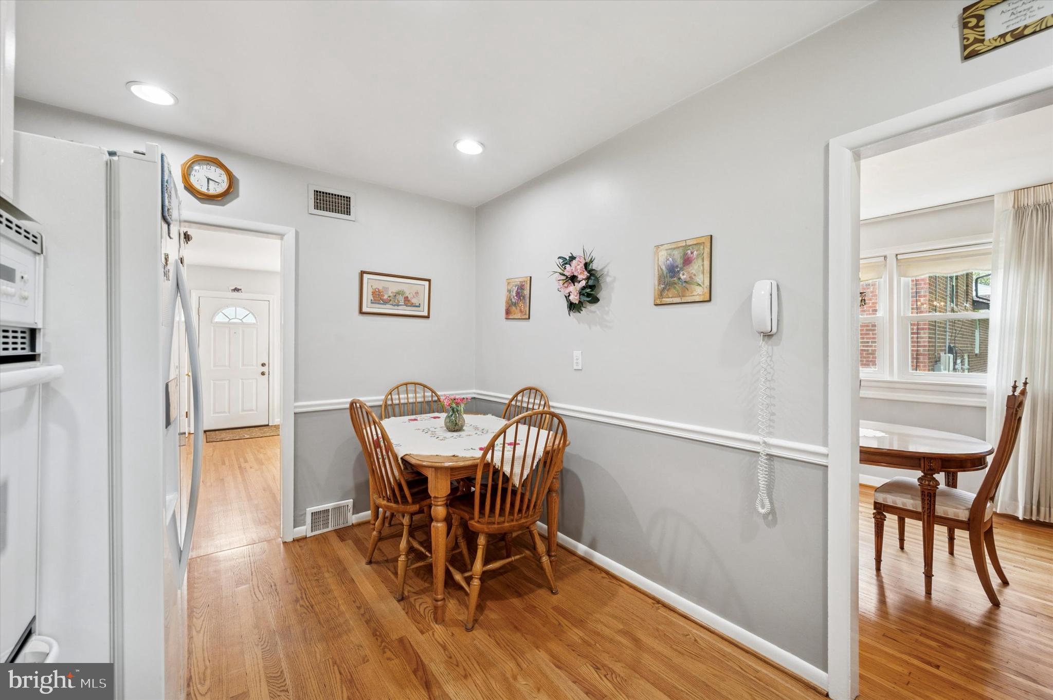 341 Rittenhouse Circle Havertown, PA 19083 - Photo 16 of 35 Great Flow For Entertaining