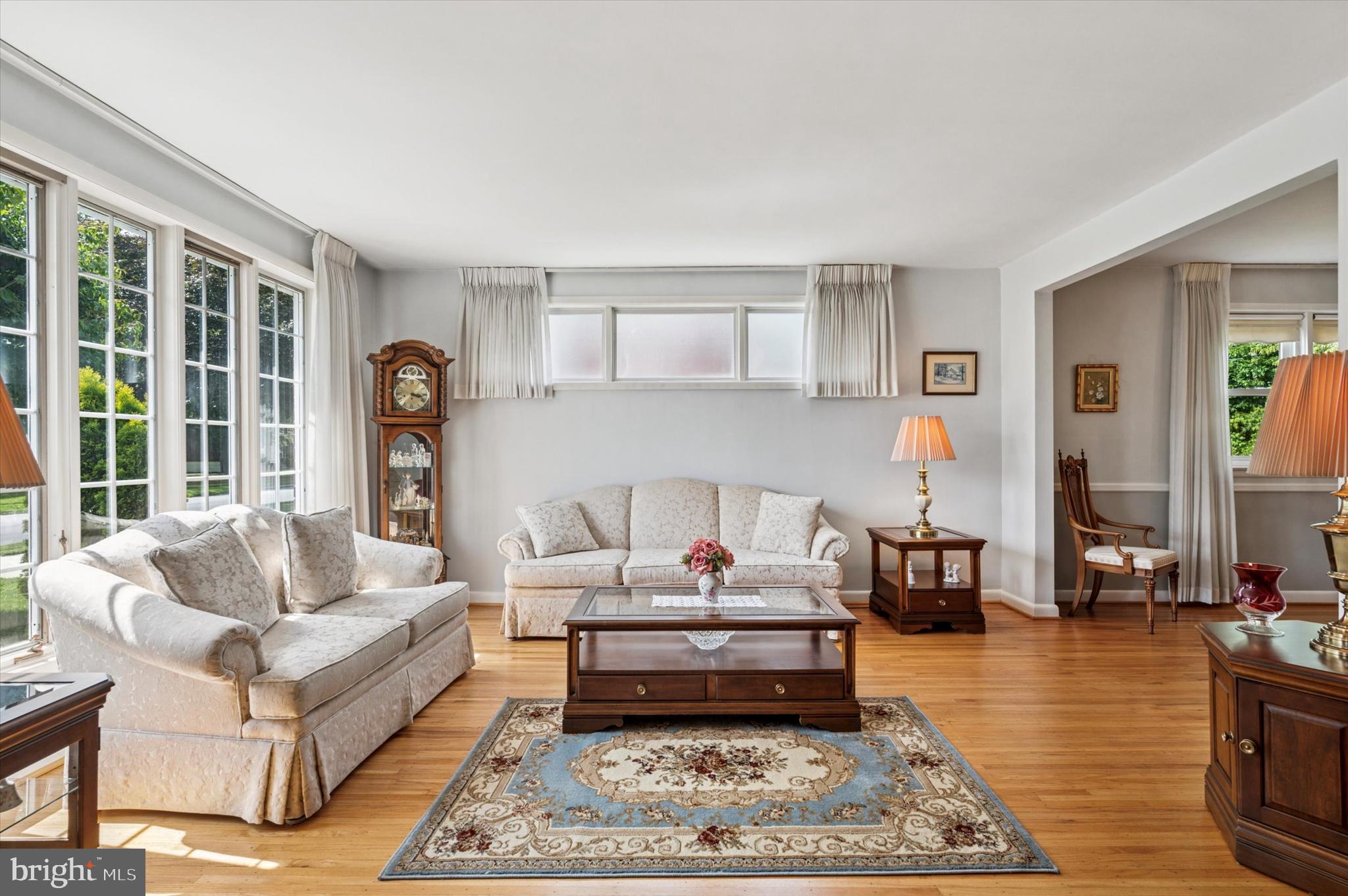 341 Rittenhouse Circle Havertown, PA 19083 - Photo 3 of 35 Original Hardwood