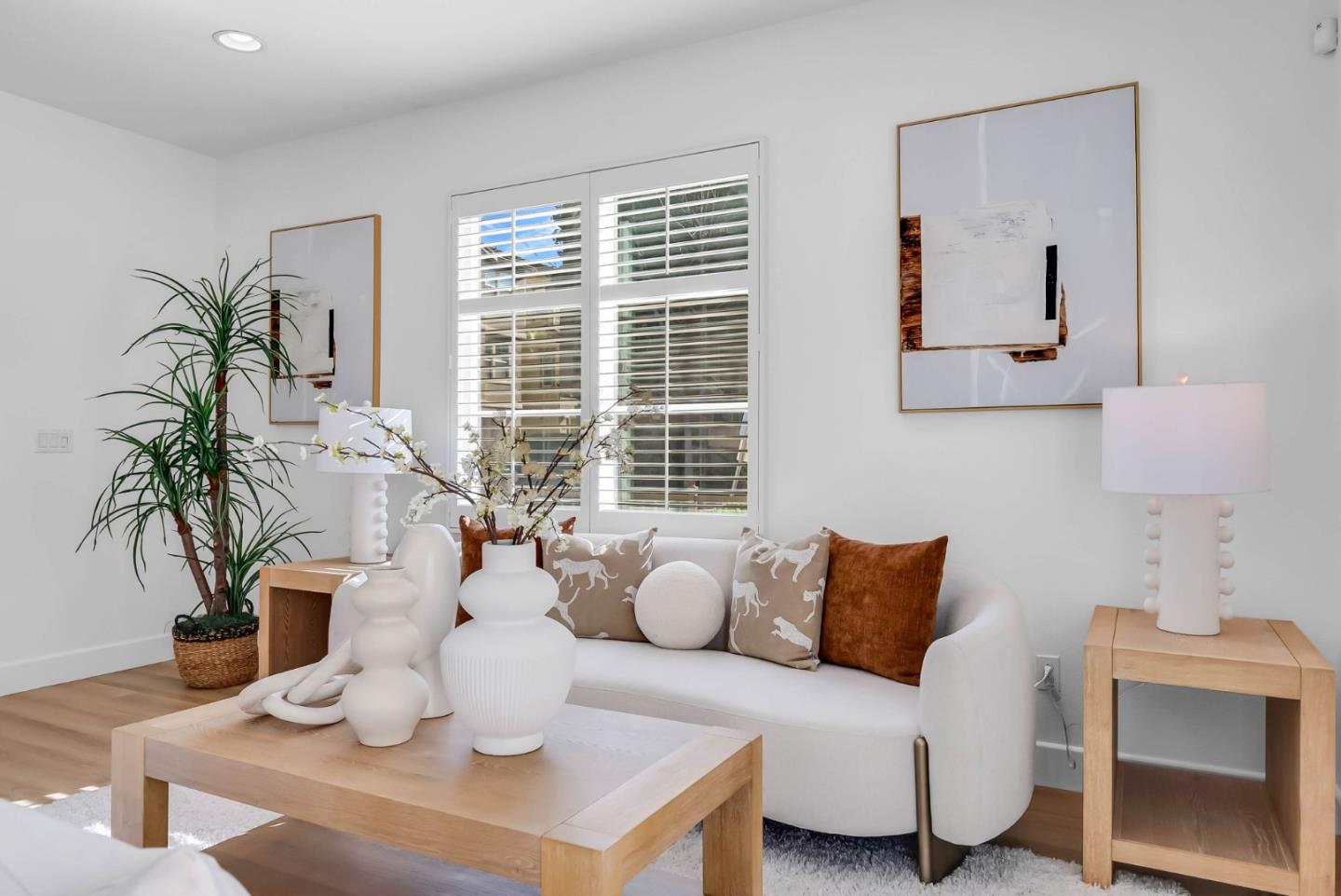 503 Palo Verde Common Fremont, CA 94539 - Photo 8 of 38 a living room with furniture and a potted plant