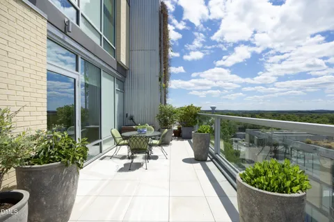 $885,000 | 601 West Rosemary Street, Unit 905, Chapel Hill, NC 27516