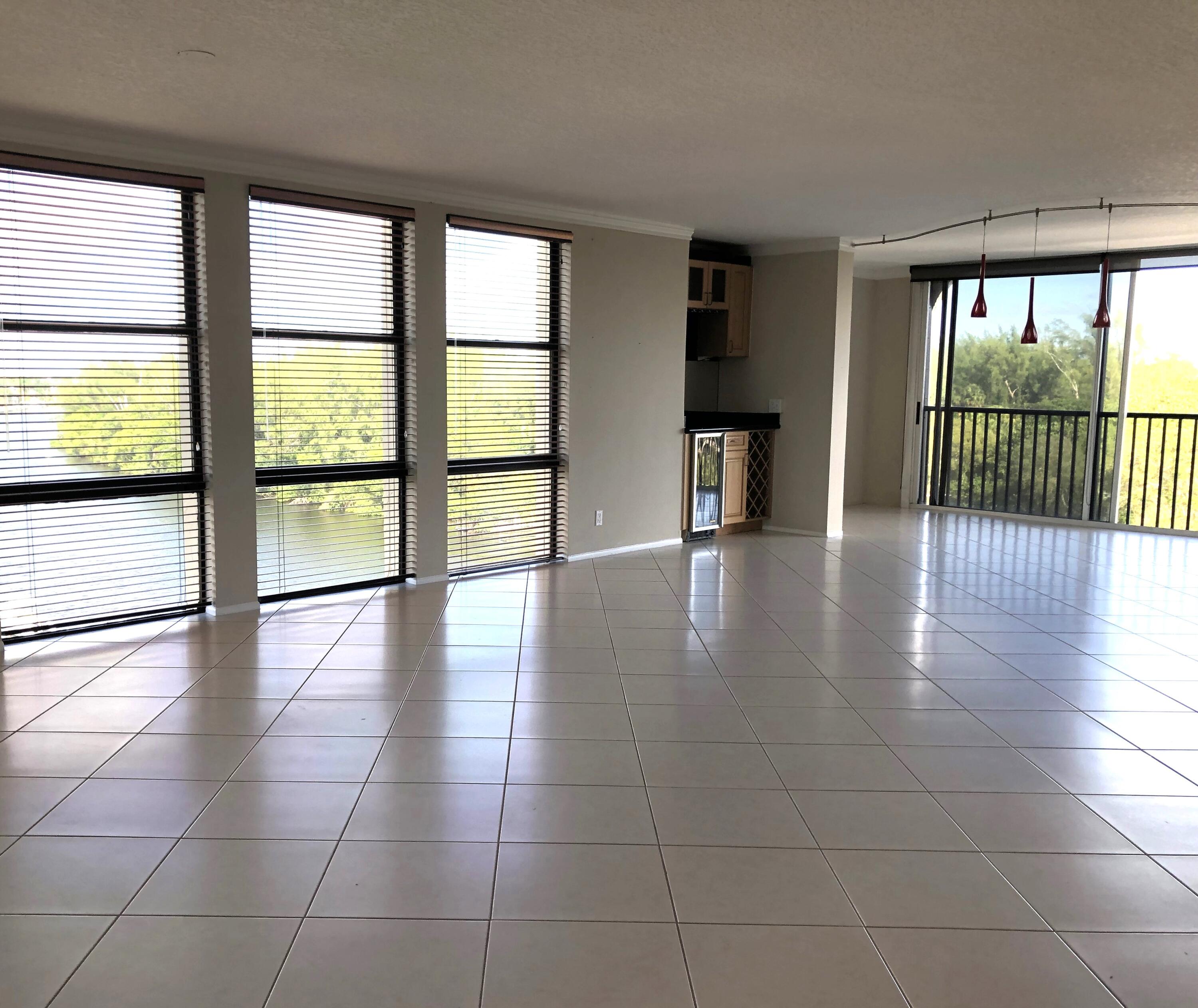 1631 Riverview Road, Unit 701 Deerfield Beach, FL 33441 - Photo 11 of 36 Living Room