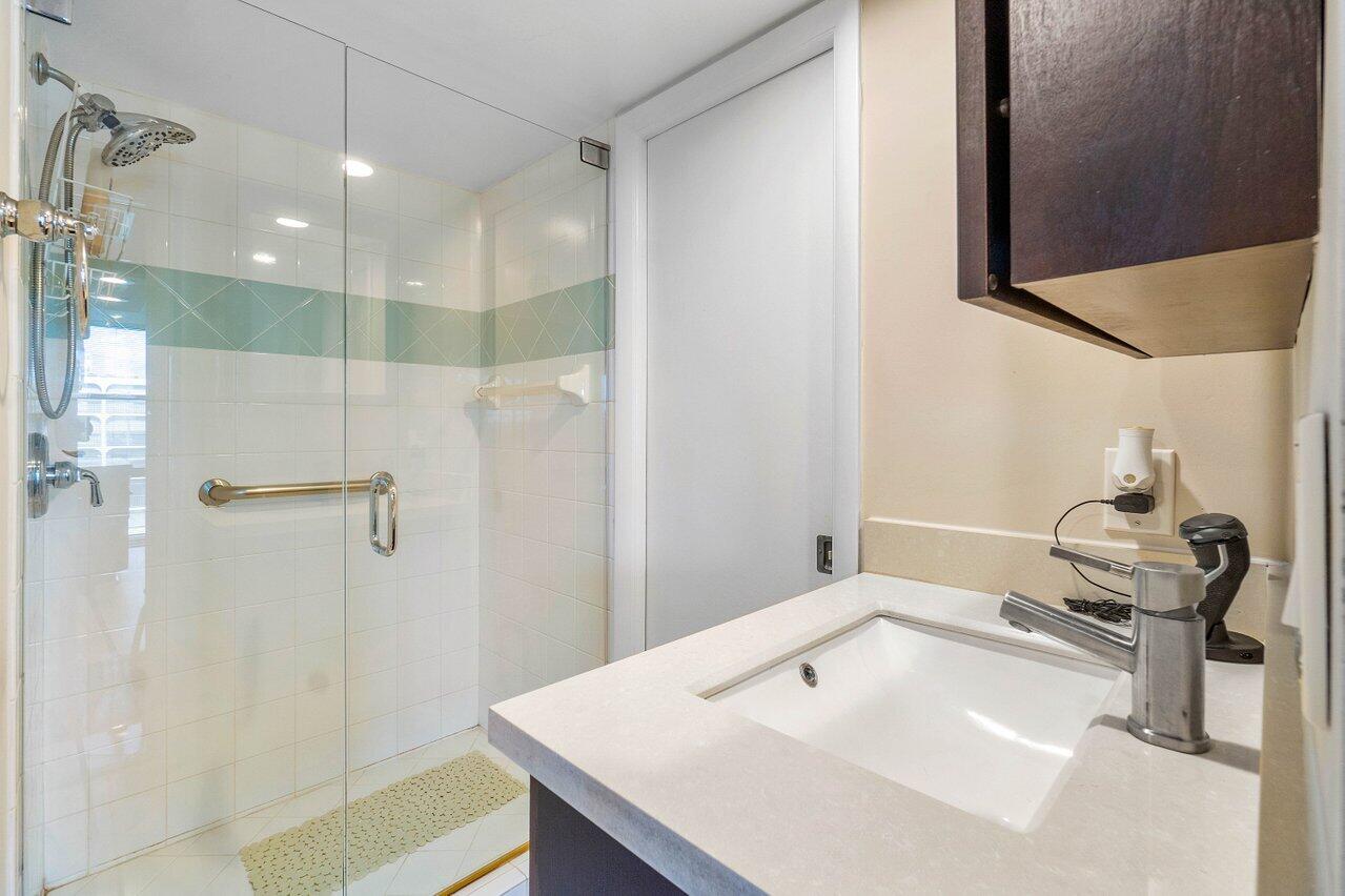 1631 Riverview Road, Unit 701 Deerfield Beach, FL 33441 - Photo 22 of 36 2nd Bath