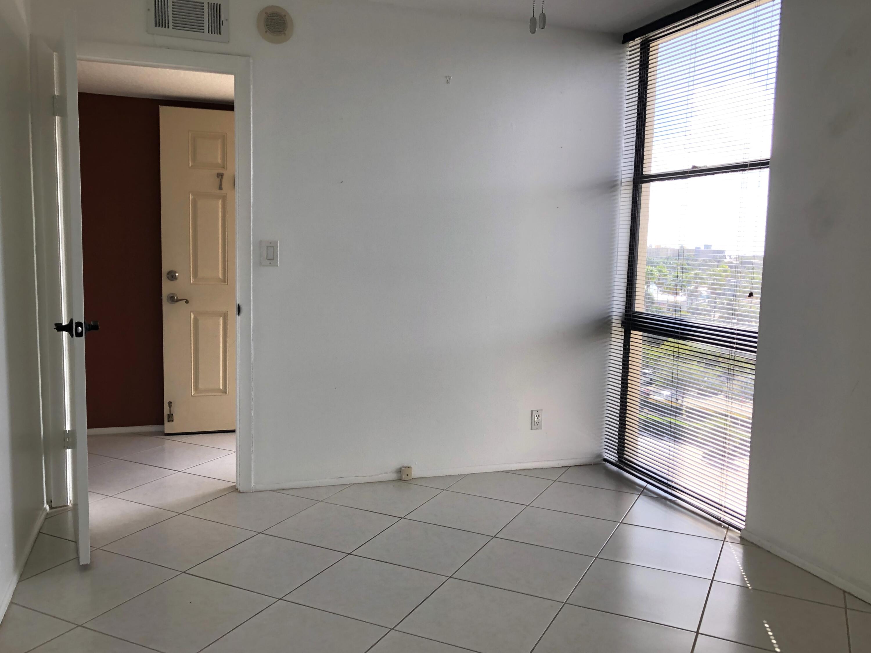 1631 Riverview Road, Unit 701 Deerfield Beach, FL 33441 - Photo 23 of 36 3rd bedroom