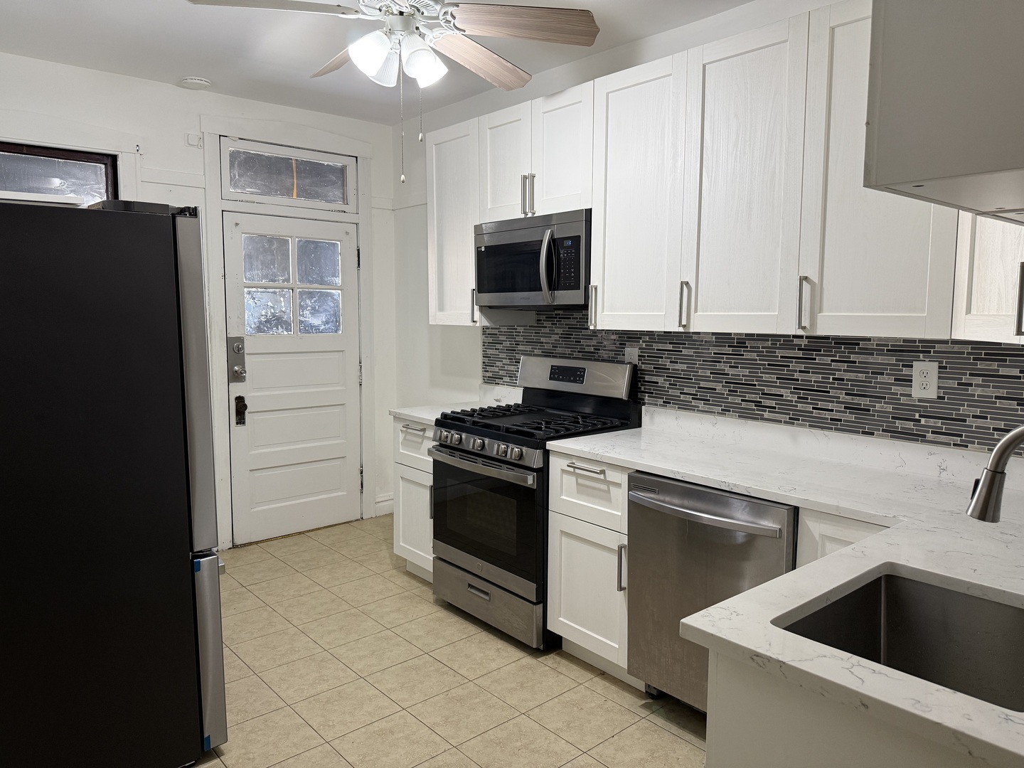 2602 West 47th Street, Unit 2R Chicago, IL 60632 - Photo 3 of 27