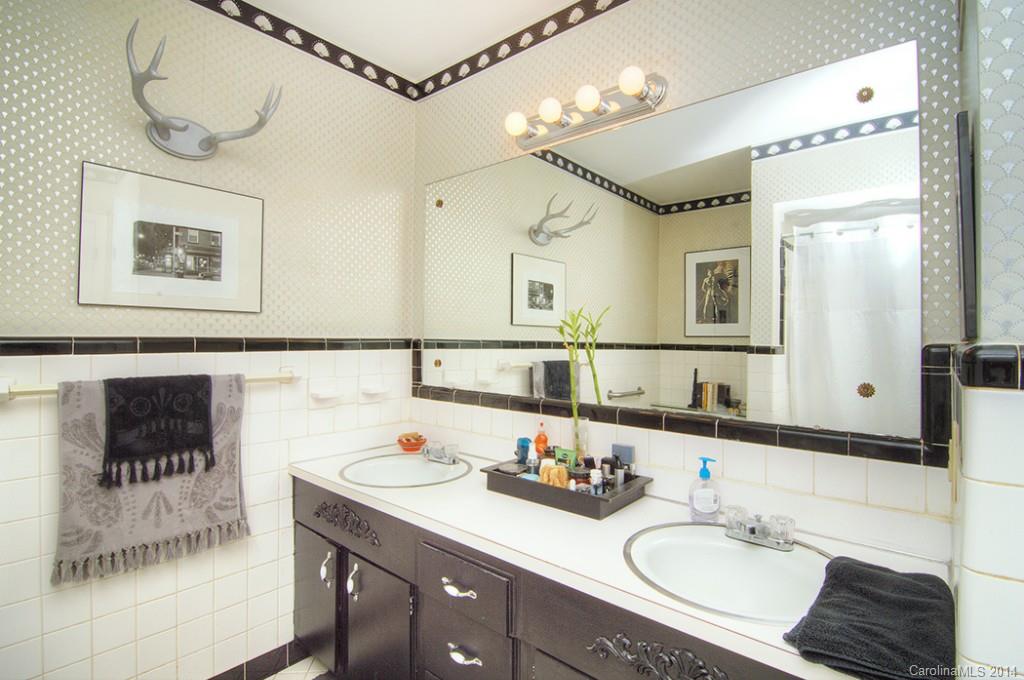 927 Lansdowne Road Charlotte, NC 28270 - Photo 19 of 24 Gallery Image 19