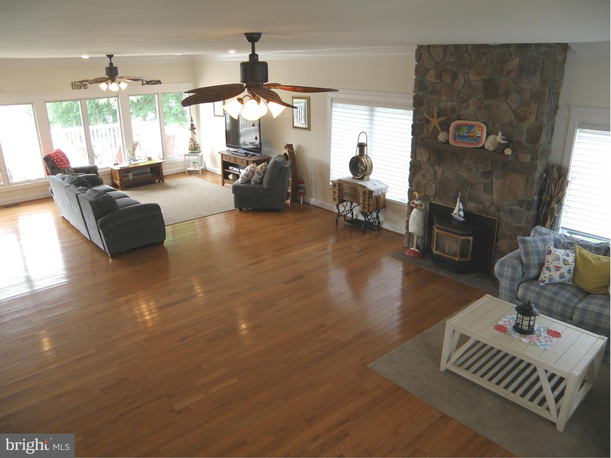 329 Steedman Point Road Pasadena, MD 21122 - Photo 5 of 30 Interior (General)