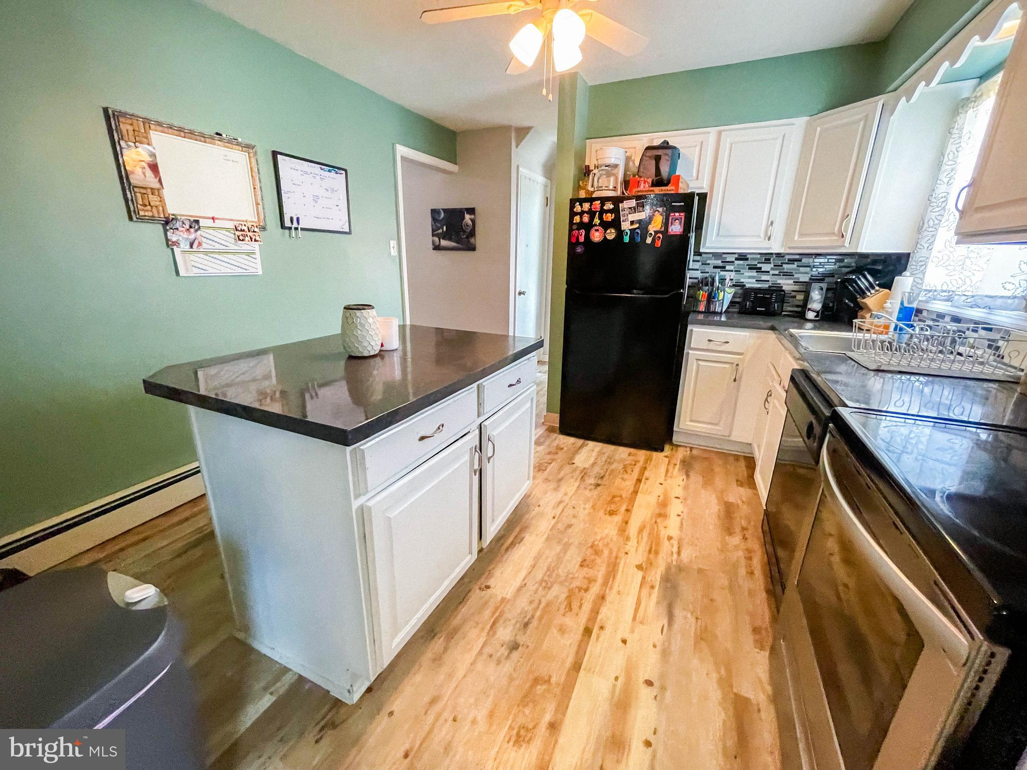 232 Shakespeare Drive Reading, PA 19608 - Photo 13 of 43