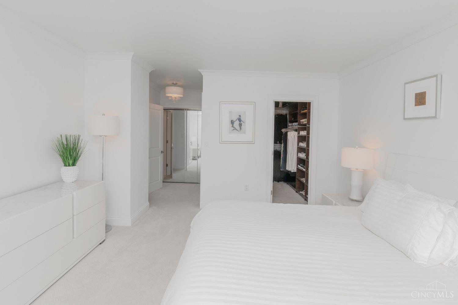 2444 Madison Road, Unit 1411 Cincinnati, OH 45208 - Photo 25 of 42 Gallery Image 25
