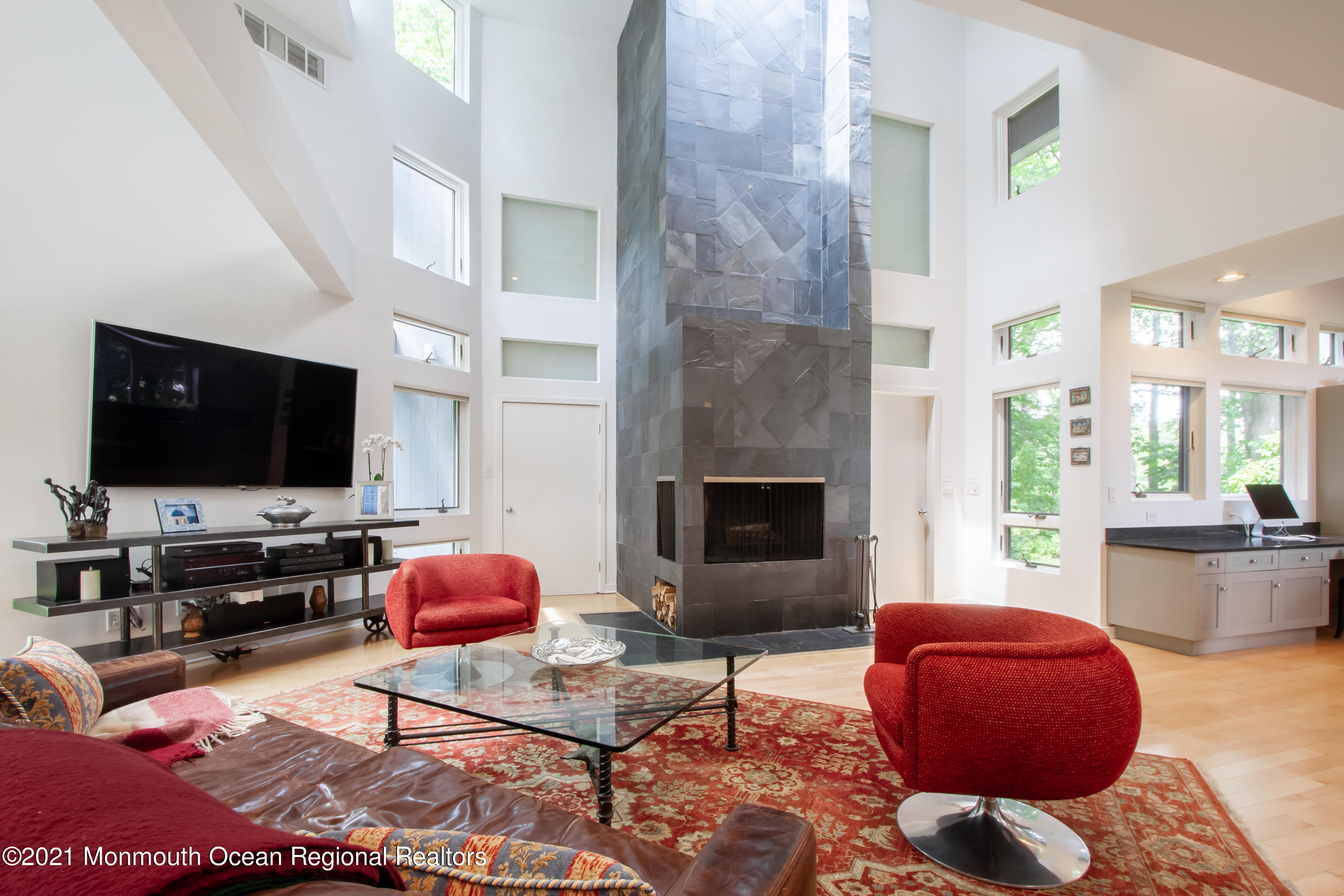 47 Club Way Red Bank, NJ 07701 - Photo 16 of 42 Family room