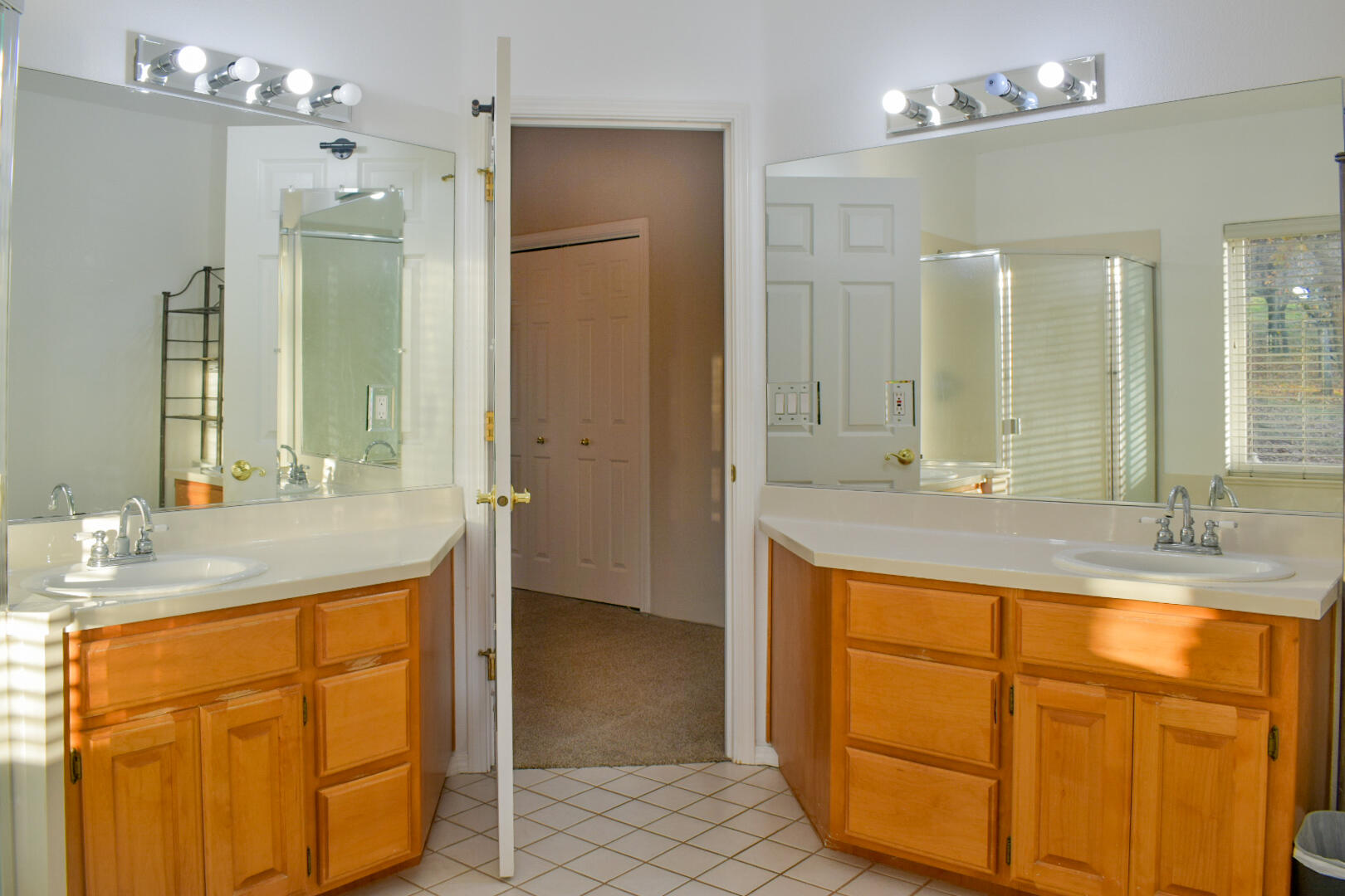 1394 Kubli Road Grants Pass, OR 97527 - Photo 11 of 35 Master bathroom double vanity view - Cop