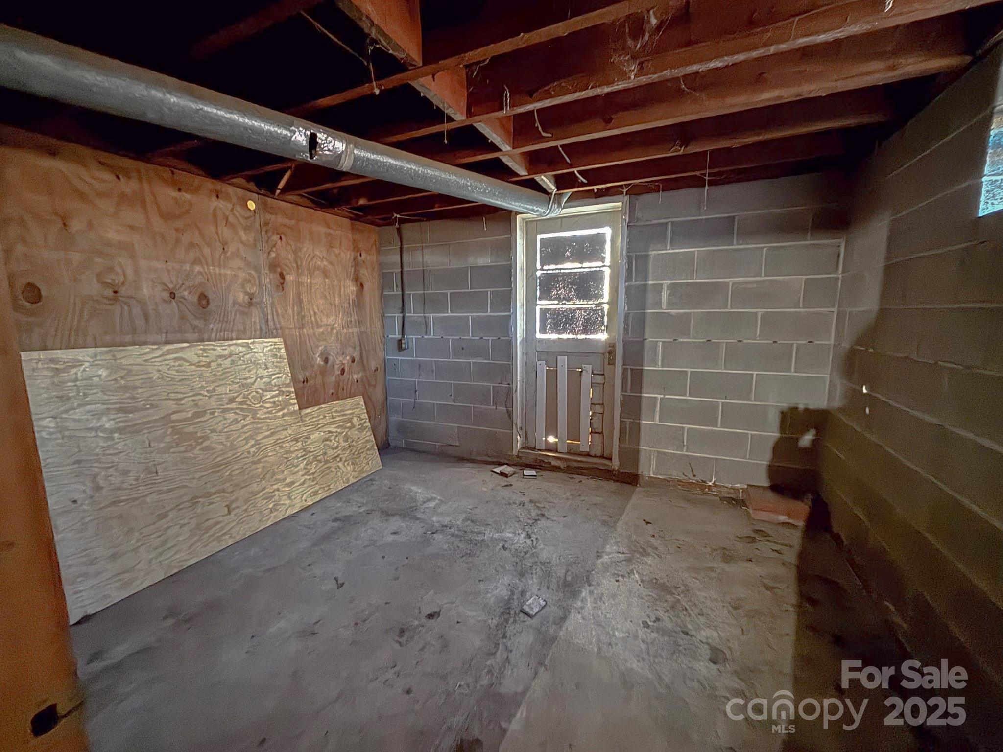 1117 Red Street Kannapolis, NC 28081 - Photo 32 of 48 a view of empty room with clothes