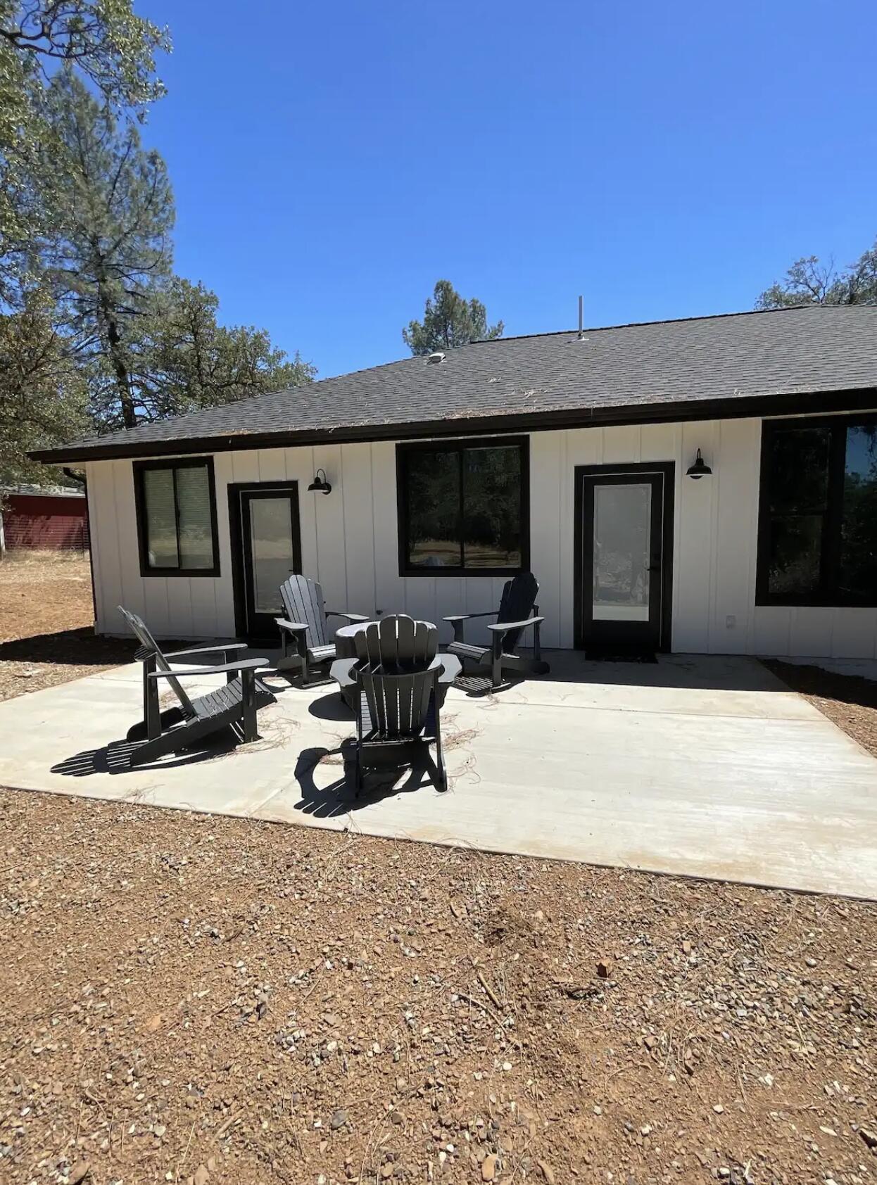 21510 Old Alturas Road Redding, CA 96003 - Photo 34 of 36 Back Patio