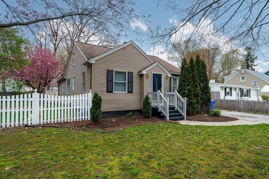 102 David Street Springfield, MA 01104 - Photo 2 of 40