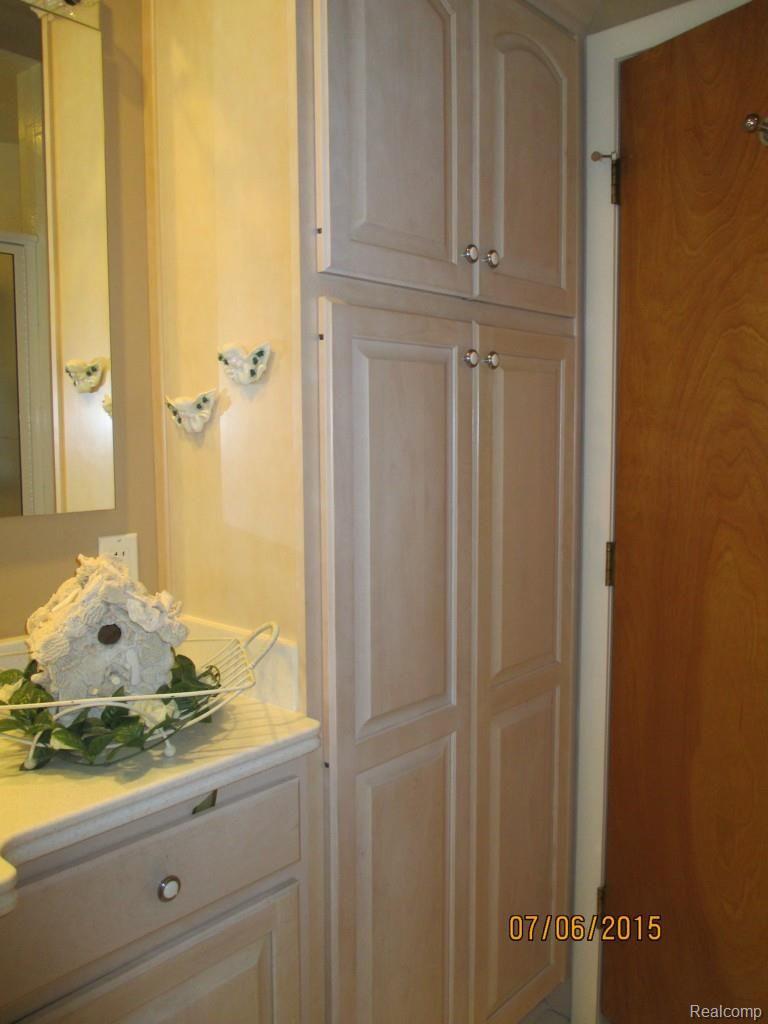 24520 Kelly Road Eastpointe, MI 48021 - Photo 14 of 37 IMG_0701.jpg