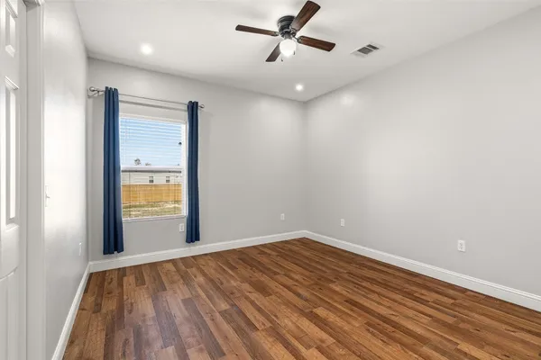 $1,500 | 18473 Novarra Drive, Conroe, TX 77306