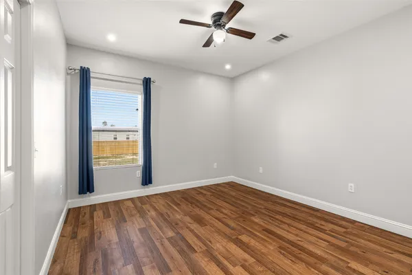 $1,500 | 18473 Novarra Drive, Conroe, TX 77306