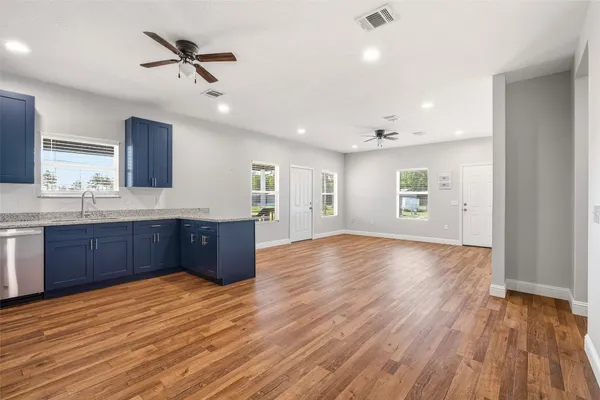 $1,500 | 18473 Novarra Drive, Conroe, TX 77306