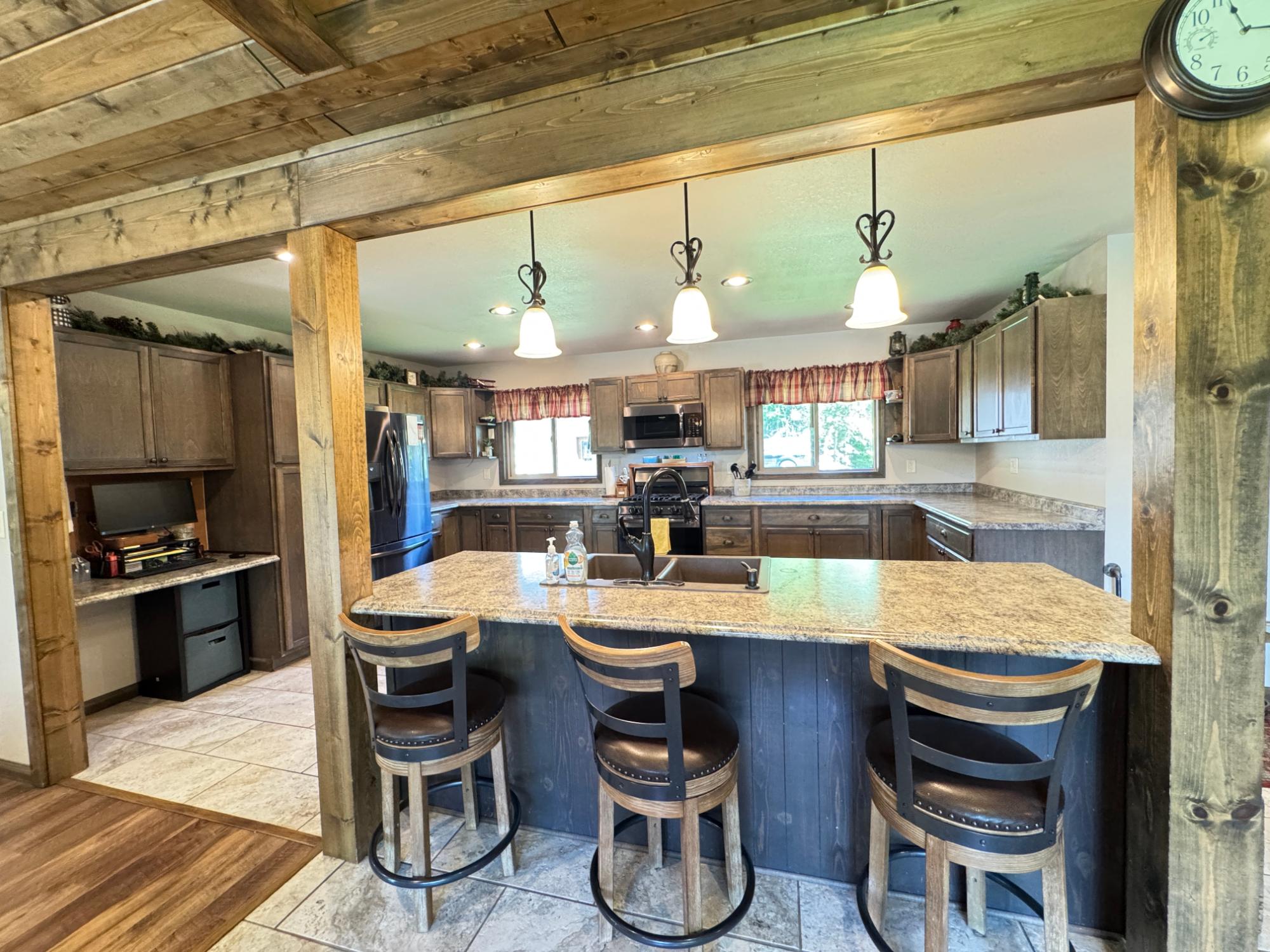4027 Chipmunk Lane Rhinelander, WI 54501 - Photo 4 of 16 Gallery Image 4