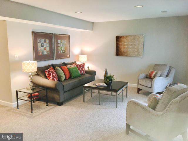20510 Willoughby Square Sterling, VA 20165 - Photo 10 of 10 Family Room