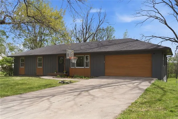 $375,000 | 3411 East 78 Street, Kansas City, MO 64132